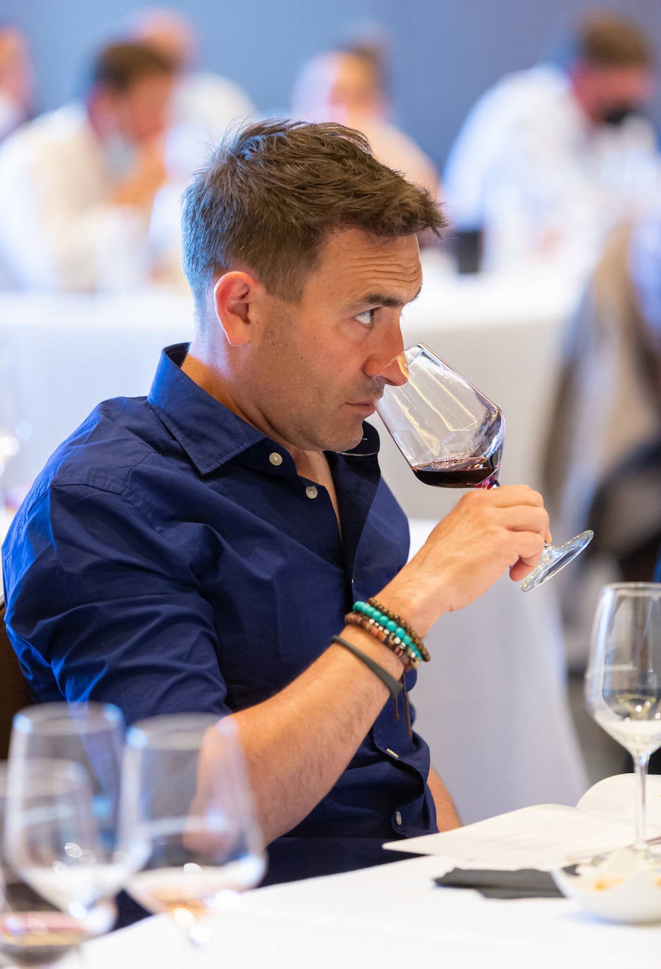 Bodegas Valdelacierva presentó anoche en los salones del Restaurante Delicatto la colección casi completa de sus elaboraciones de Rioja para el club de catas de lomejordelvinoderioja.com