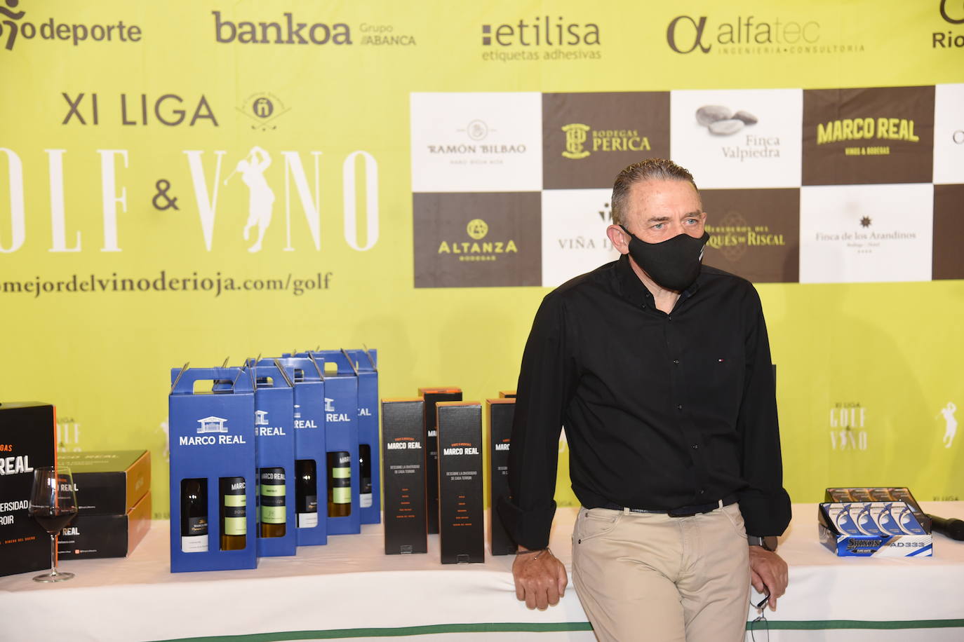 Los ganadores del torneo Bodegas Marco Real de la Liga de Golf y Vino recibieron sus premios.