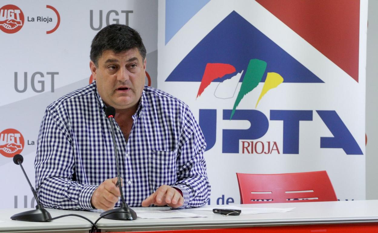 Javier Marzo, en una rueda de prensa como responsable de UPTA. 