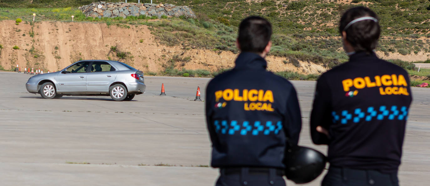 Fotos: Formación en conducción a la Policía Local