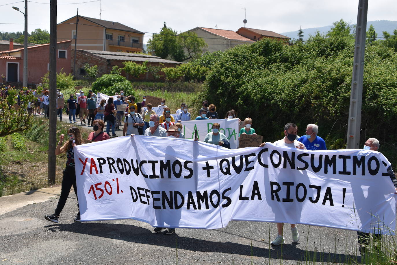 Fotos: Marcha contra los &#039;gigantes&#039; en el valle de Ocón