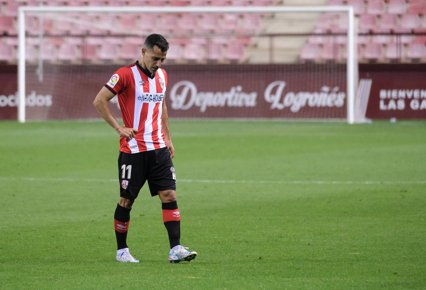 Fotos: Las imágenes de la tristeza de la UD Logroñés tras el descenso