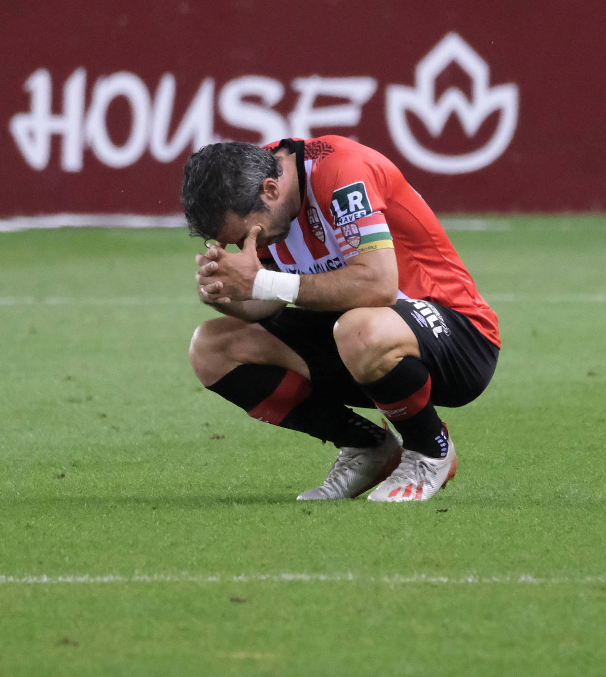 Fotos: Las imágenes de la tristeza de la UD Logroñés tras el descenso