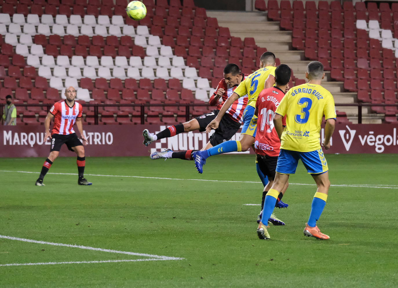 Fotos: Las imágenes de la tristeza de la UD Logroñés tras el descenso