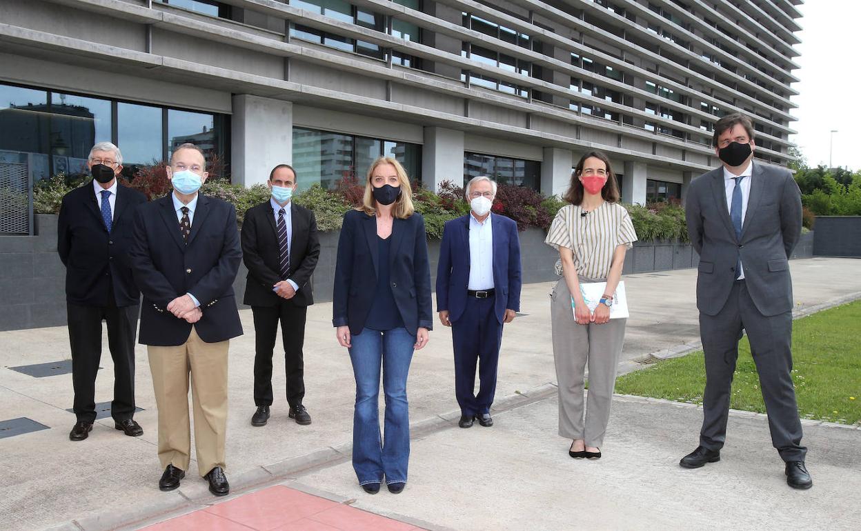 Participantes en la jornada de debate de la UNIR. 