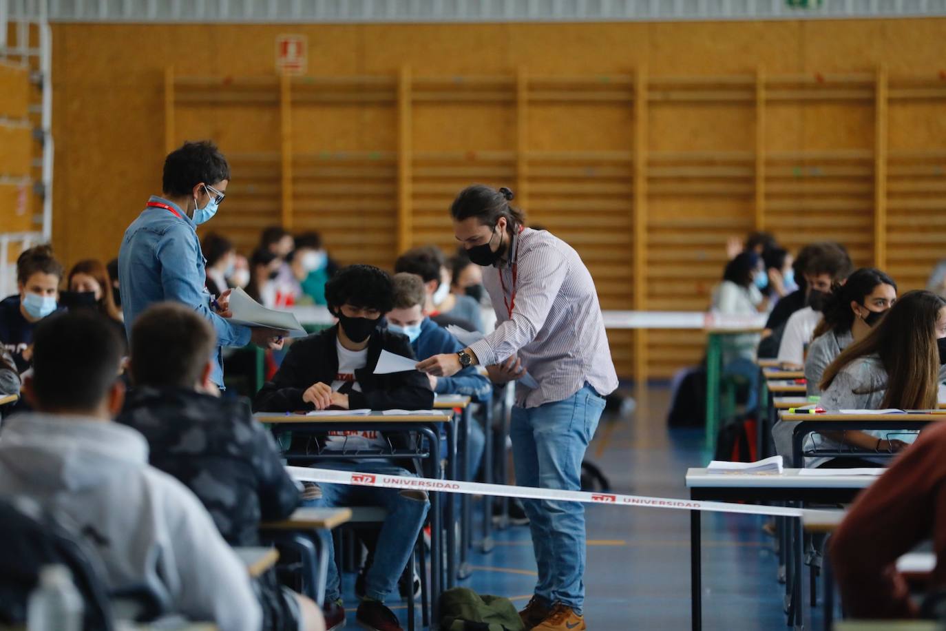 1.456 estudiantes de La Rioja comienzan la EBAU en diez sedes para evitar contagios de COVID. 