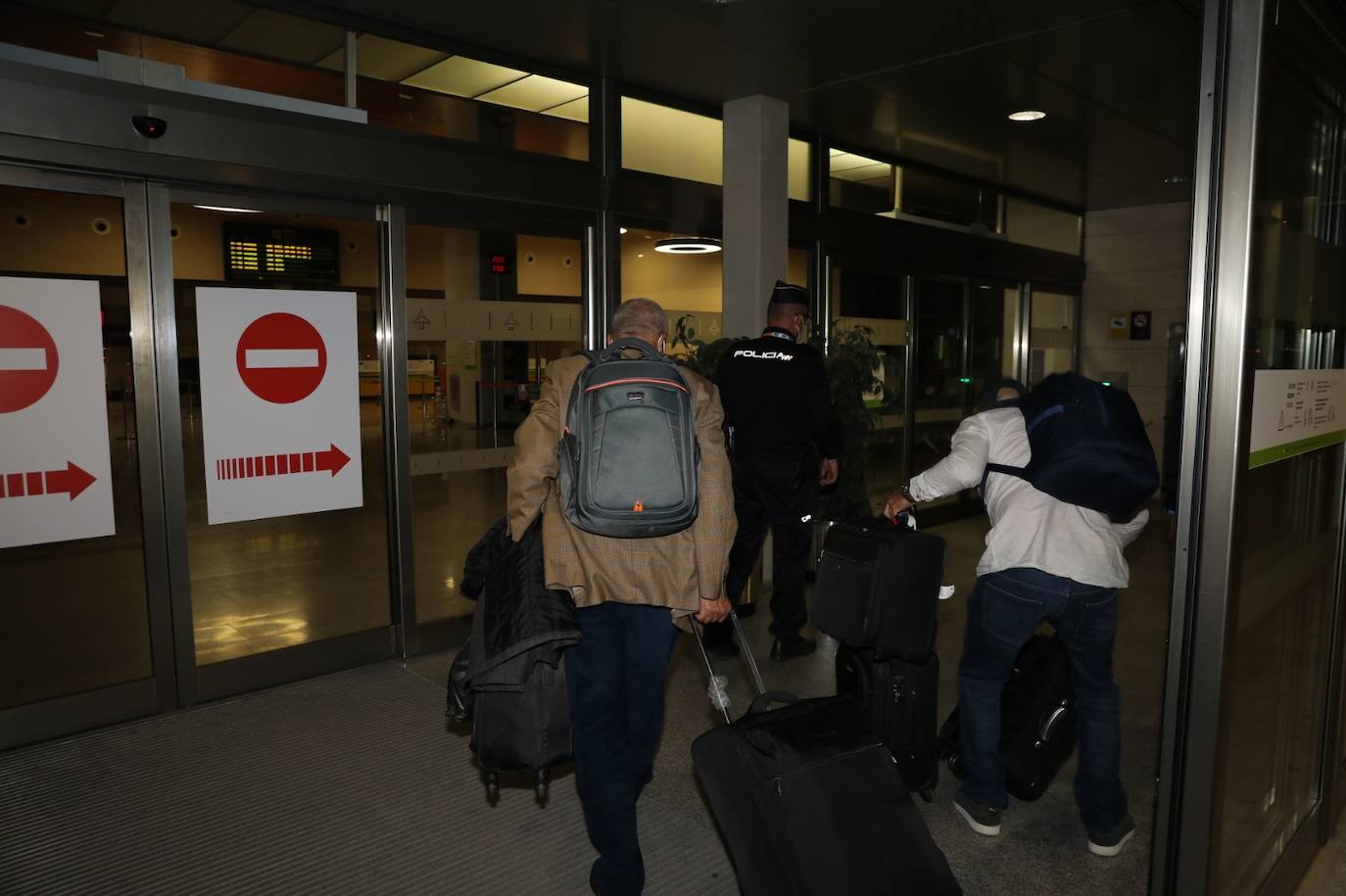 Imagen secundaria 1 - Brahim Gali abandona España tras dejar voluntariamente el Hospital San Pedro