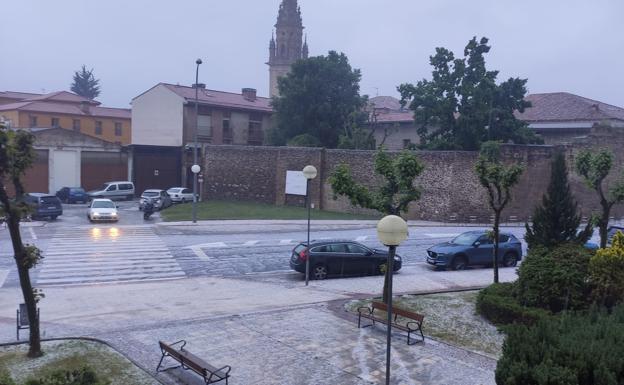 Santo Domingo, cubierto de granizo esta mañana