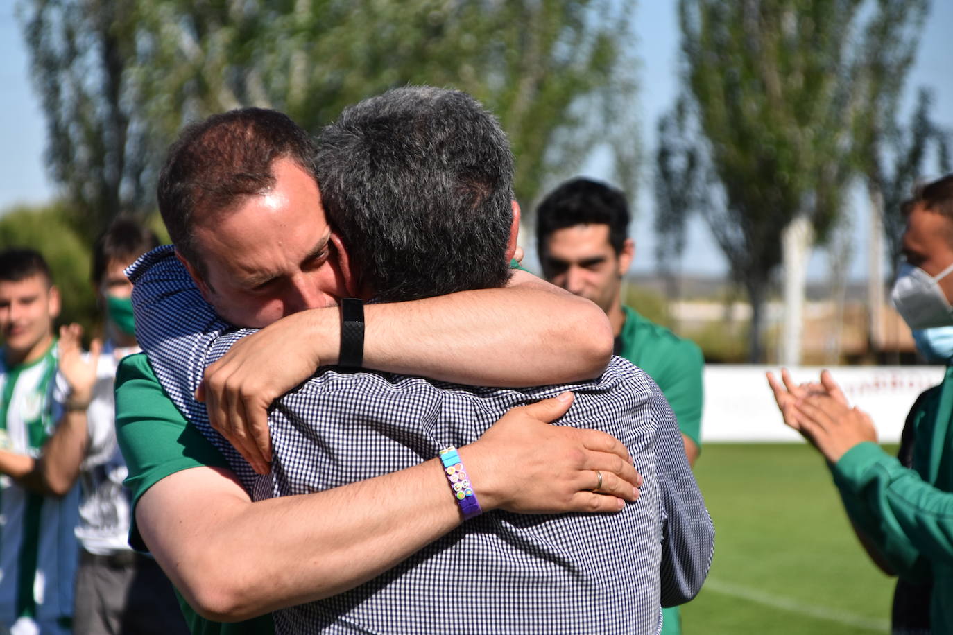 Fotos: Despedidas y homenajes en el Pradejón