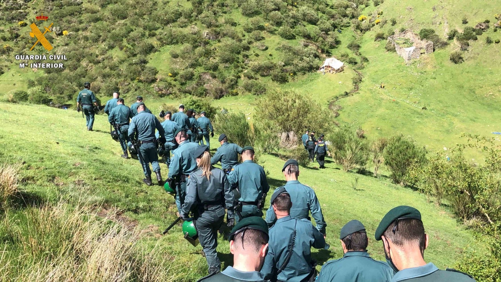 Fotos: La Guardia Civil denuncia a los integrantes de la Familia Arcoíris