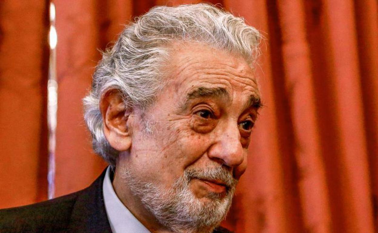 Plácido Domingo en una las salas del Teatro Real de Madrid donde fue nombrado embajador cultural. 