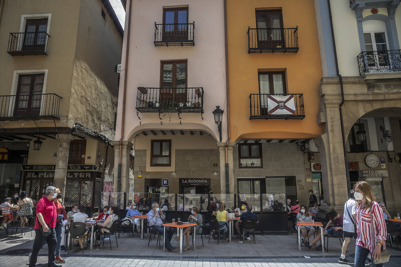 Las terrazas de Portales, muy solicitadas a la hora del vermú. 