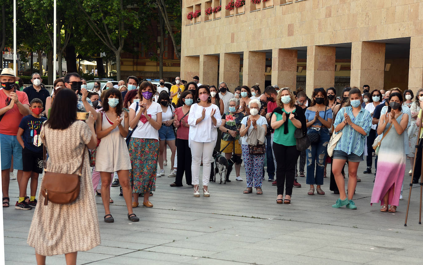 Fotos: Concentración en Logroño contra la violencia machista