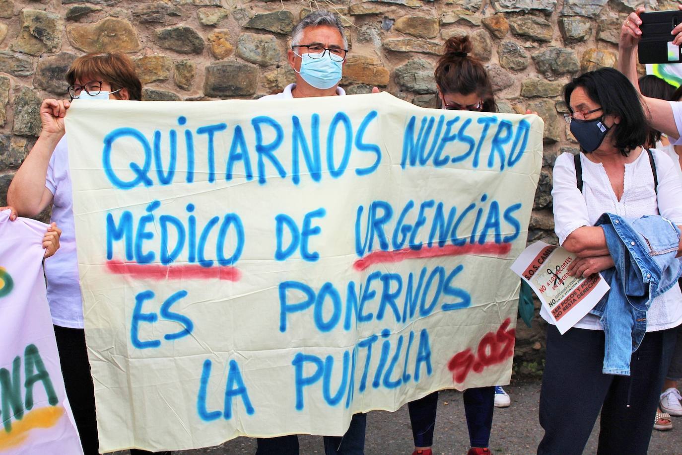 Fotos: Protesta en Cameros en defensa de las Urgencias