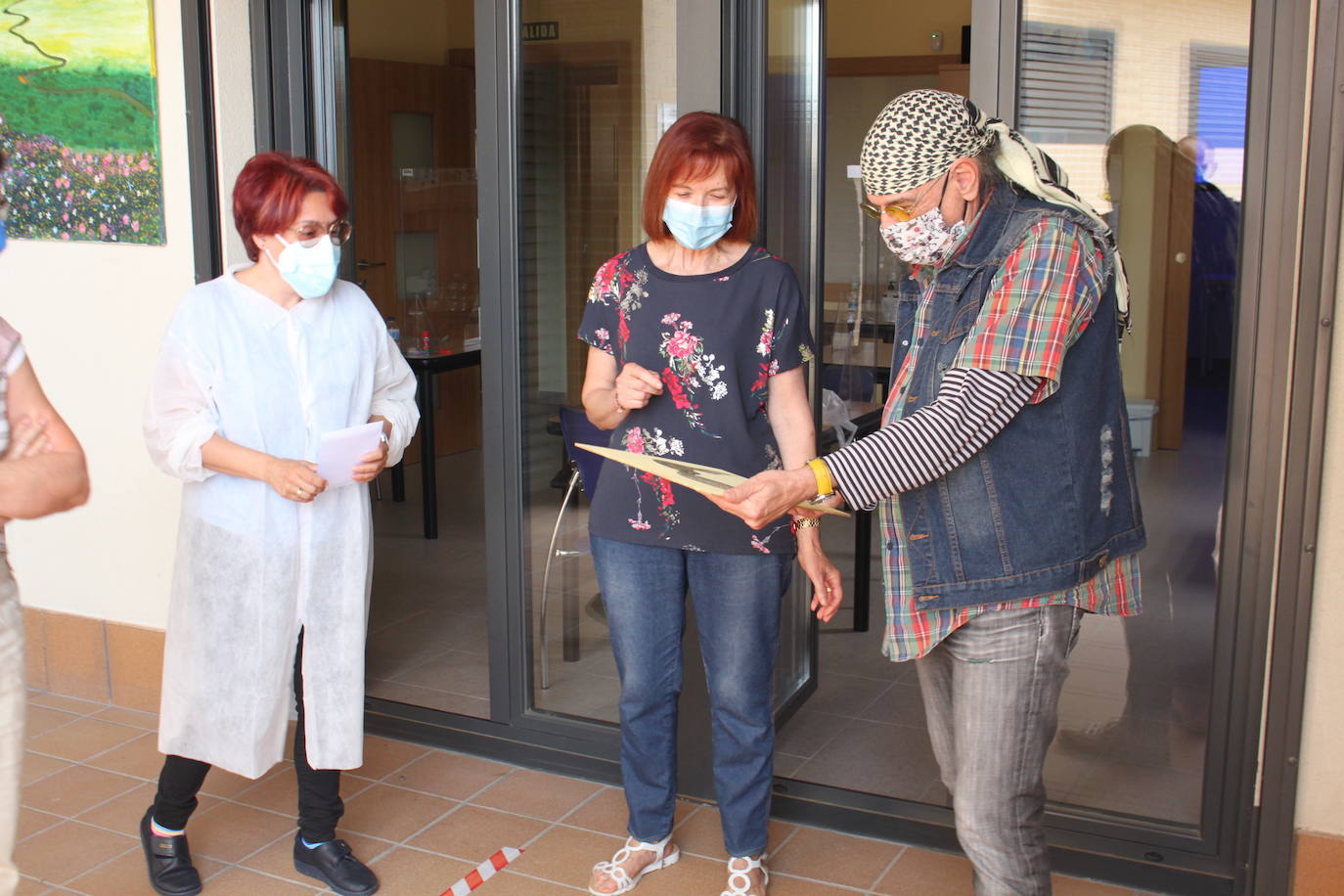 Fotos: &#039;El Drogas&#039;, en Alfaro con los enfermos de Alzheimer