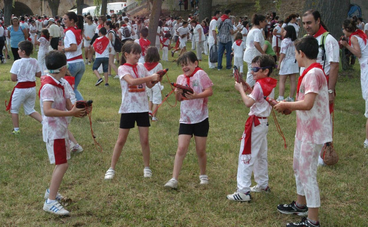 Batalla del vino infantil, en una edición anterior de las fiestas. 