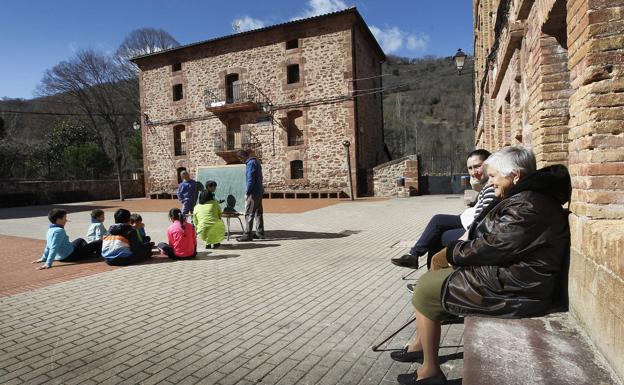 El Gobierno también rectifica el recorte de urgencias en las Siete Villas