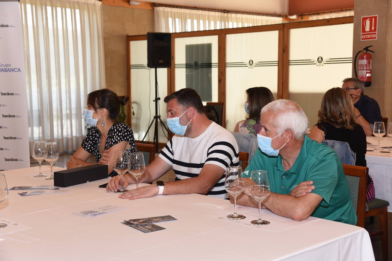 Tras la jornada de juego, los participantes en el torneo Bodegas Ontañón de la Liga de Golf y Vino disfrutaron de los vinos de la bodega en El Campo de Logroño.