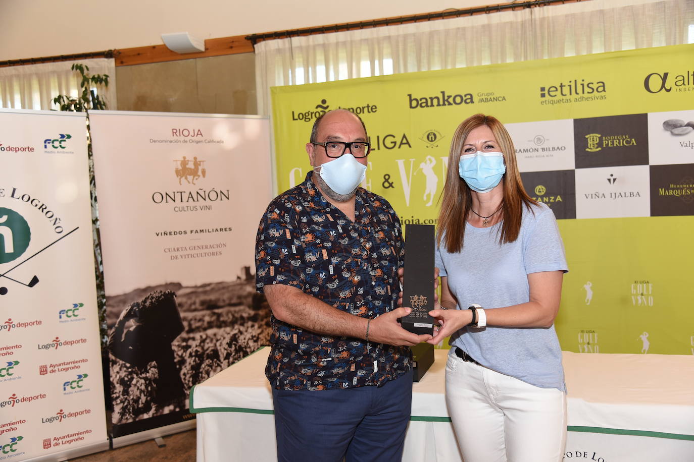 Los ganadores del Torneo Bodegas Ontañón, de la Liga de Golf y Vino, recibieron sus premios.