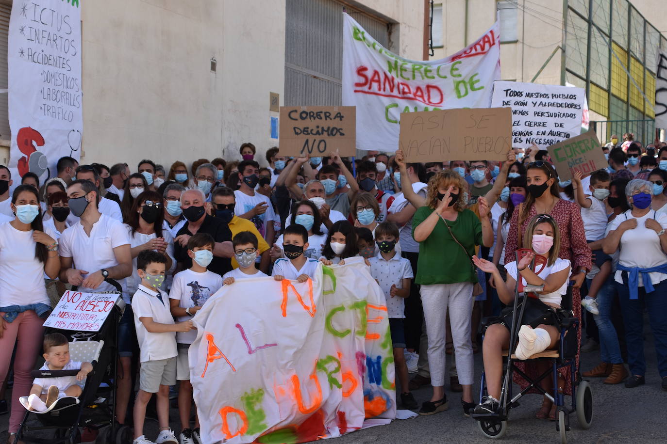 Más de 700 personas de la zona básica de Salud de Murillo de Río Leza se manifestaron en contra de las medidas previstas por Salud. 