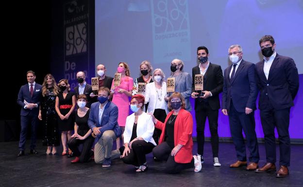 Foto de familia, al término de la gala.