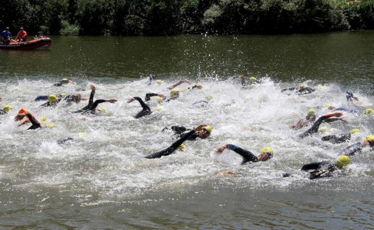 El triatlón escolar de Nájera, para niños de 3 a 15 años, se celebrará este sábado