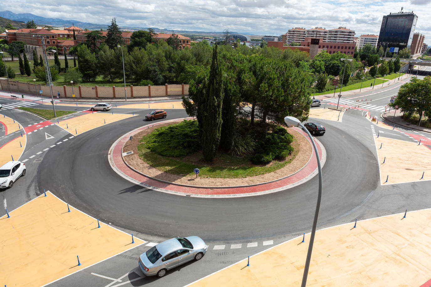 Fotos: Así es la primera &#039;rotonda holandesa&#039; de La RIoja&quot;