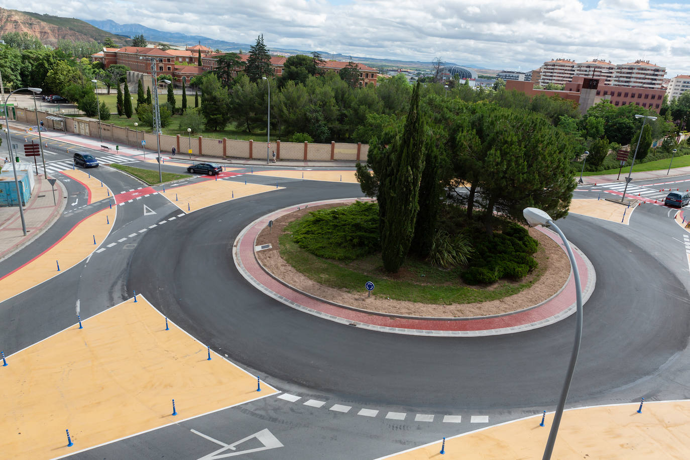 Fotos: Así es la primera &#039;rotonda holandesa&#039; de La RIoja&quot;