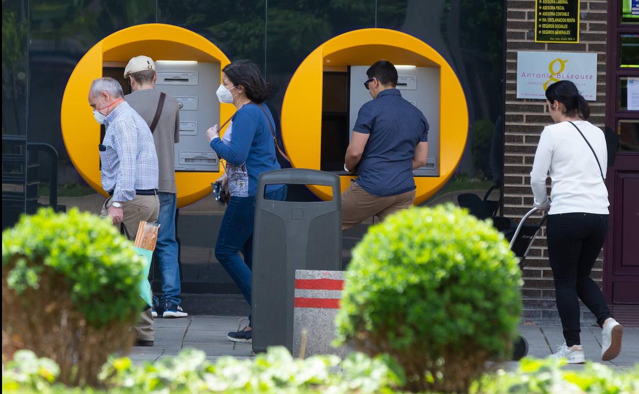 El PR alerta de que decenas de municipios están sin cajero