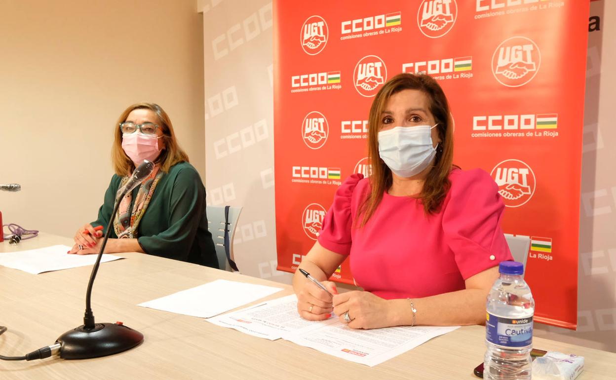 Ana Cruz Llach (izda.) y Ana Romero, en la rueda de prensa de este viernes. 