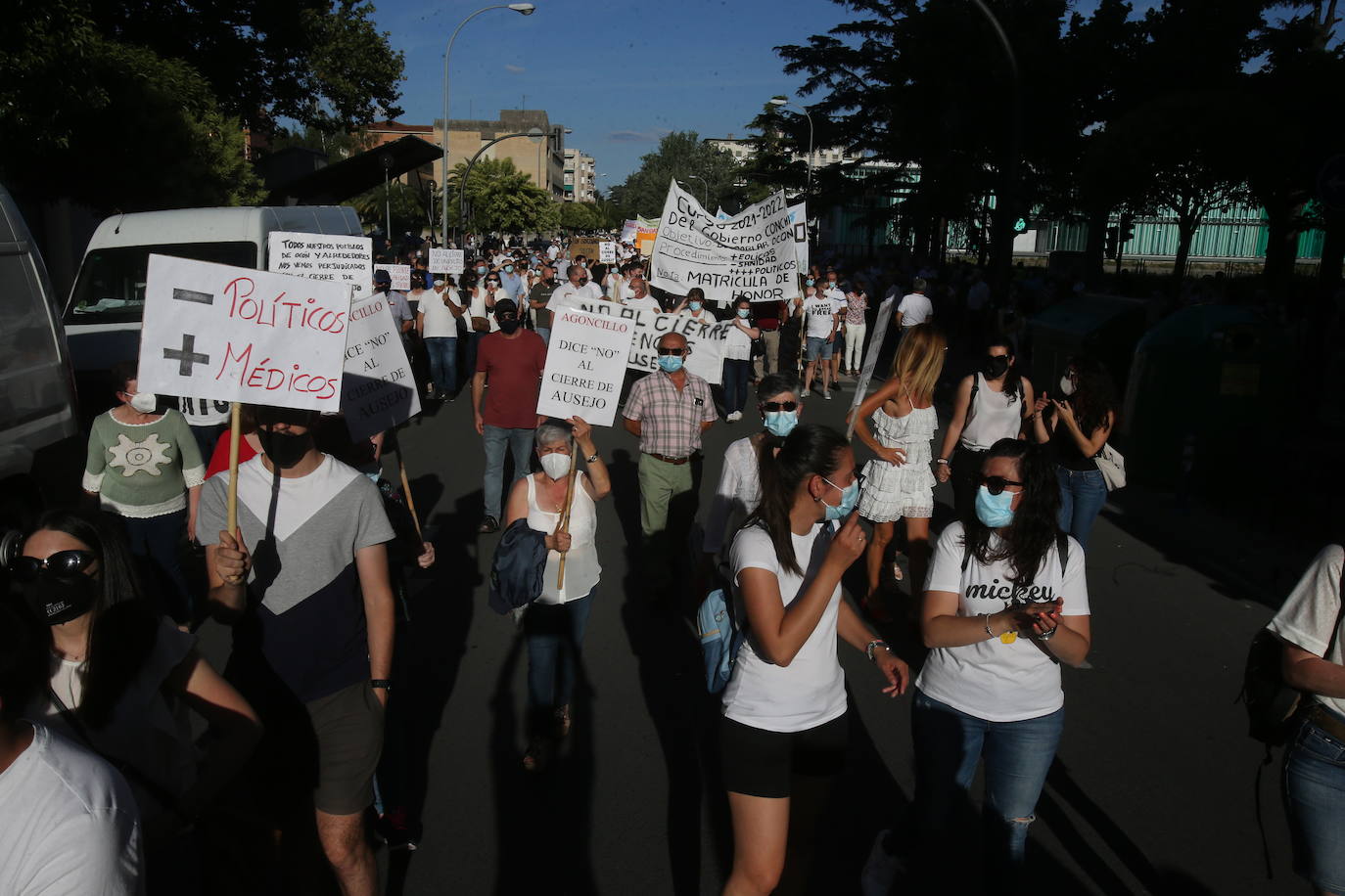 Fotos: Las imágenes de la manifestación en Logroño contra el Plan de Atención Continuada