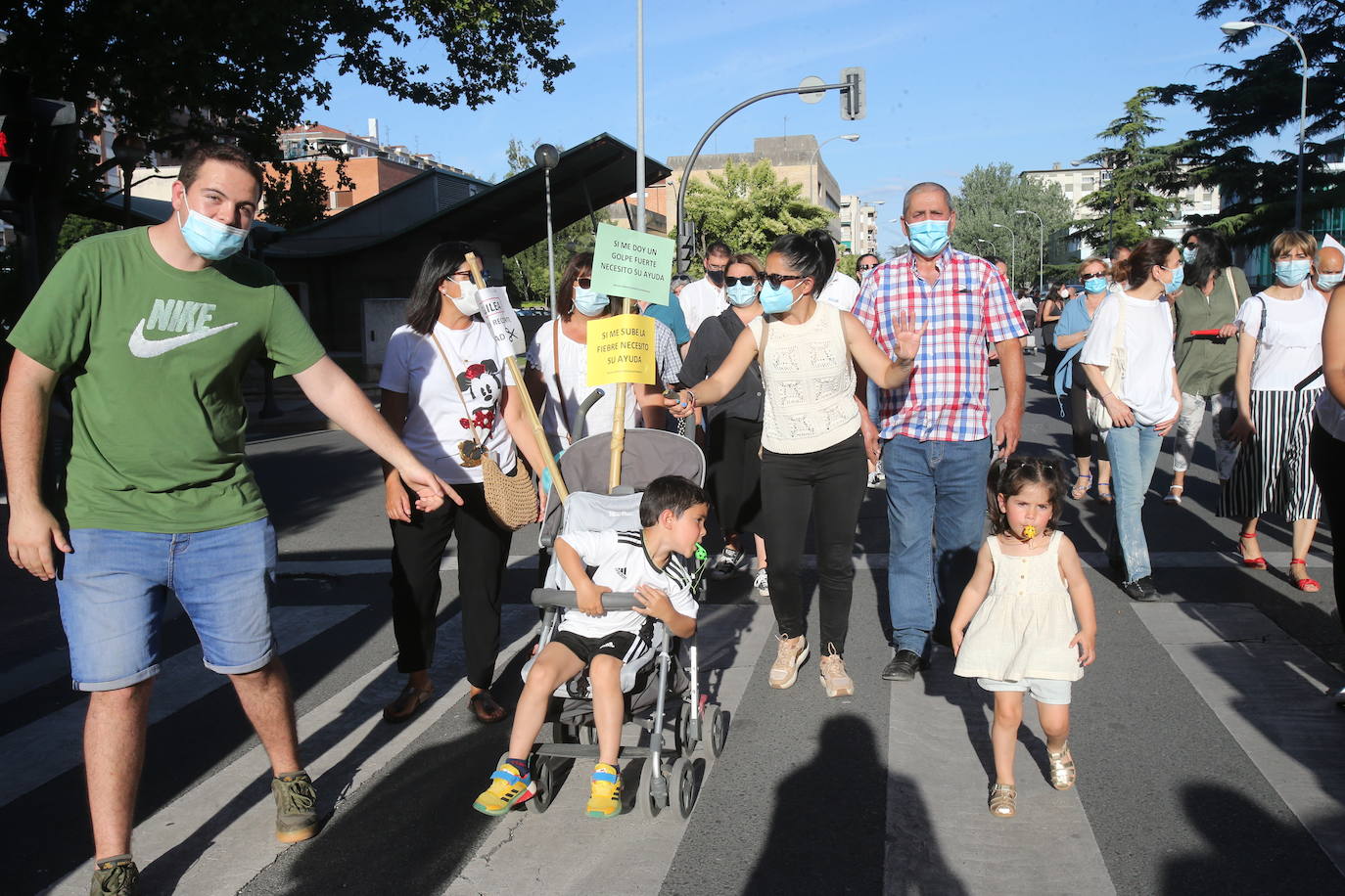 Fotos: Las imágenes de la manifestación en Logroño contra el Plan de Atención Continuada