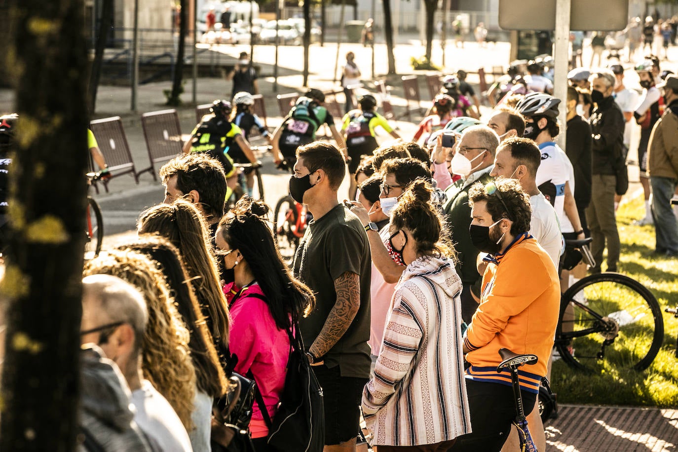 Fotos: Así ha sido la salida de la primera etapa de La Rioja Bike Race