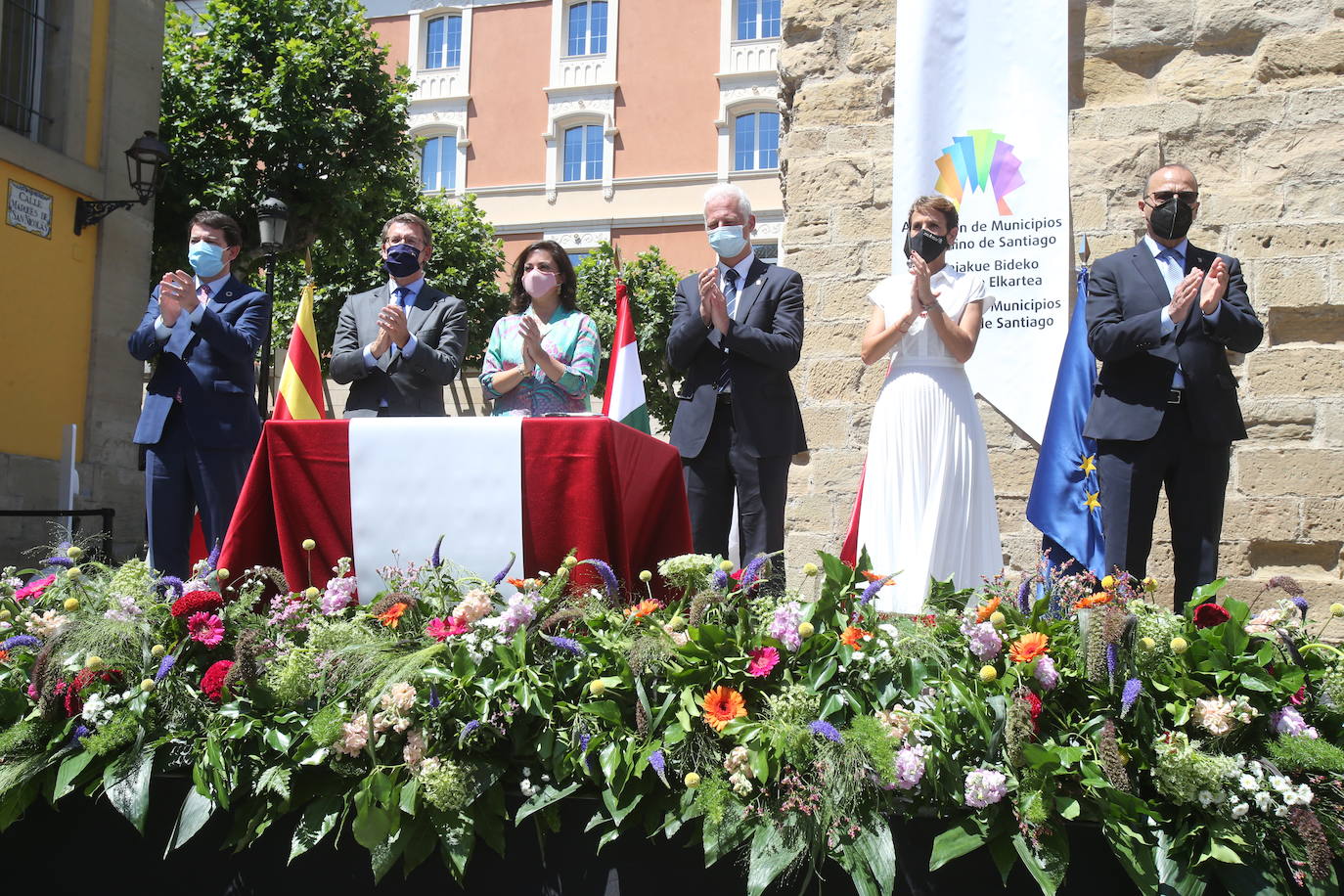 El Gobierno de La Rioja, junto al de Galicia, Aragón, Navarra y Castilla y León, unidos por el Camino de Santiago, convocados por los municipios del Camino, firman en Logroño una Declaración de Cooperación Interregional. 