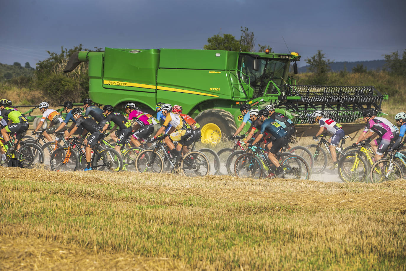 Fotos: Tiago Ferreira y Naima Madlen ganan La Rioja Bike Race