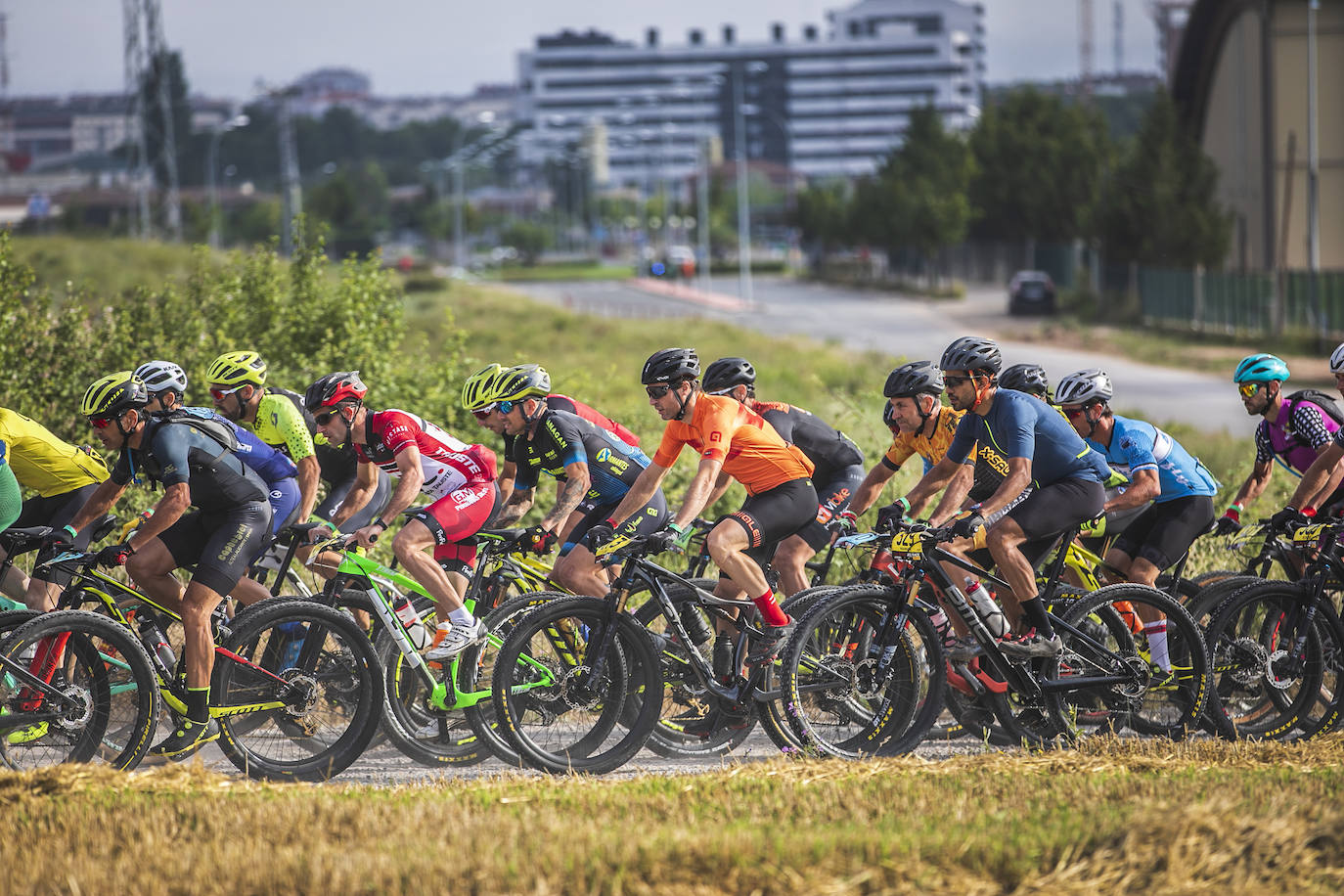 Fotos: Tiago Ferreira y Naima Madlen ganan La Rioja Bike Race