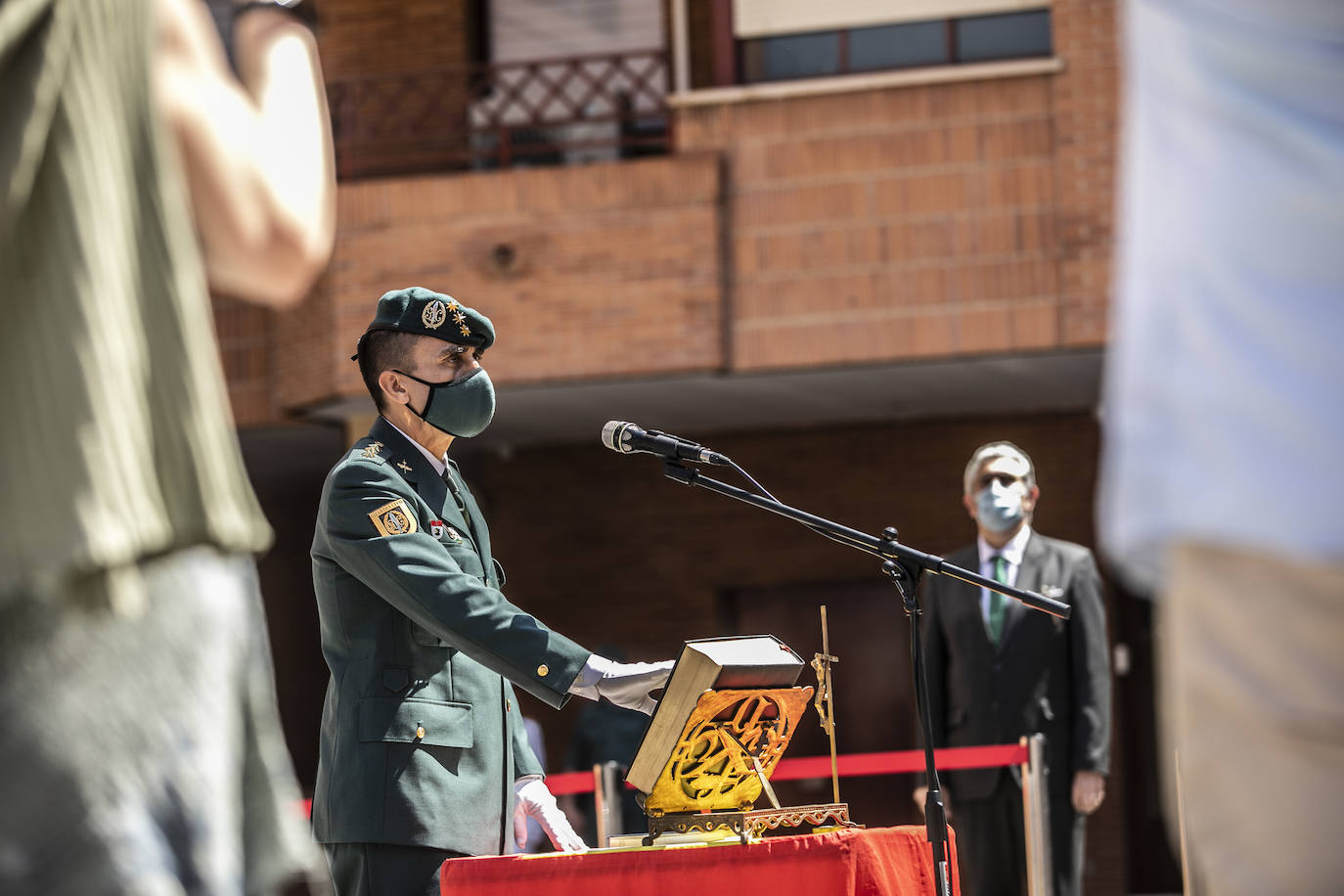 Fotos: Toman posesión los nuevos jefes de la Unidad de Acción Rural y del GAR de la Guardia Civil