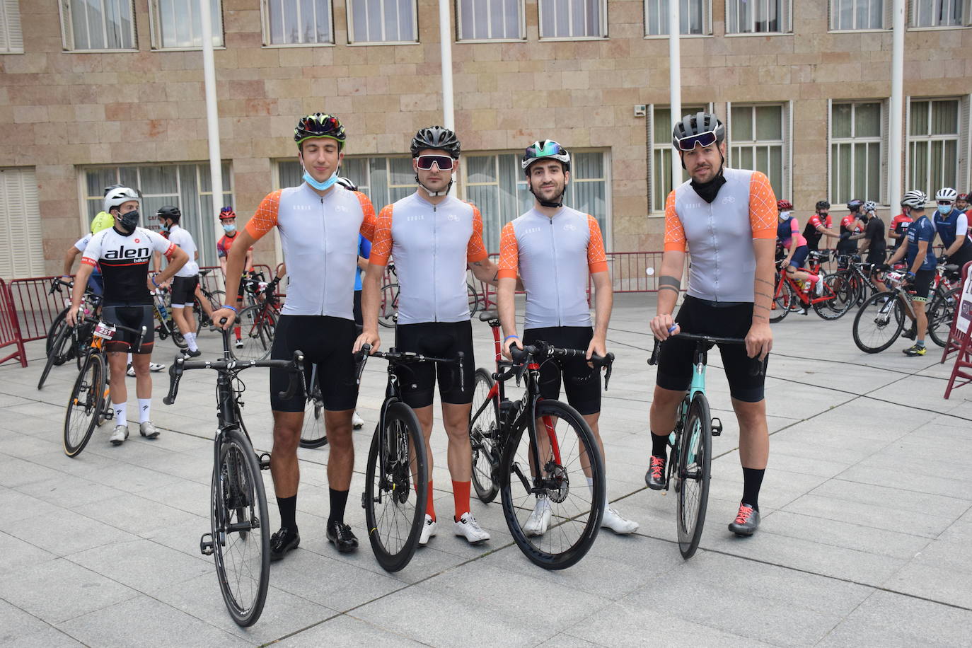 Fotos: La Cicloturista de La Rioja regresa en su cuarta edición con 300 ciclistas