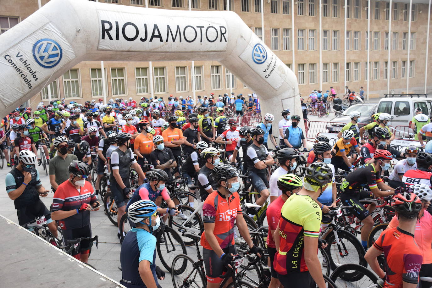 Fotos: La Cicloturista de La Rioja regresa en su cuarta edición con 300 ciclistas