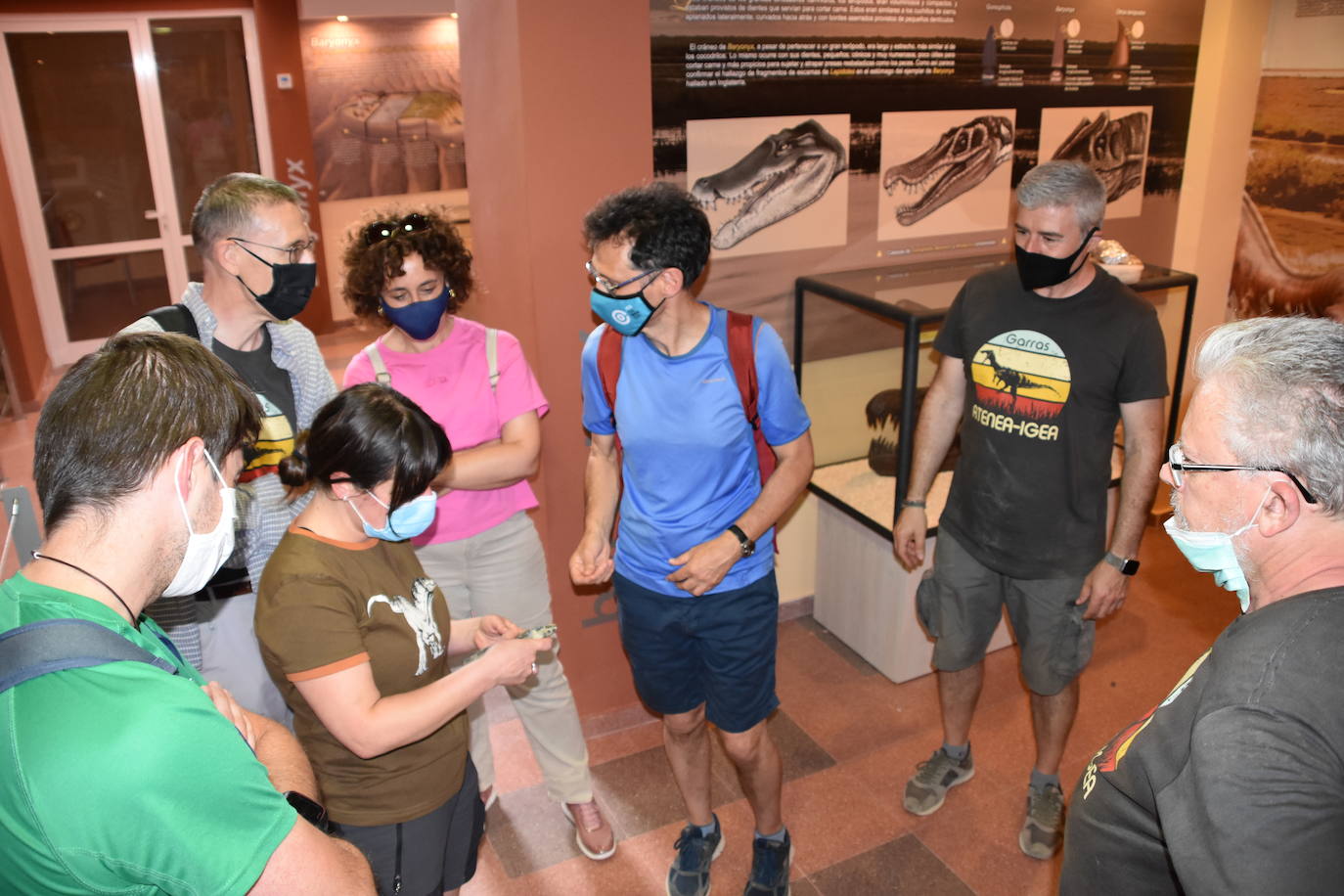 Los responsables del Museo de Dinosaurios de Salas de los Infantes visitaron ayer el yacimiento y el Centro de Interpretación Paleontológica de La Rioja de Igea