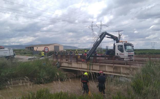 Imagen principal - El cuerpo de Román Galarreta aparece en el canal de Lodosa