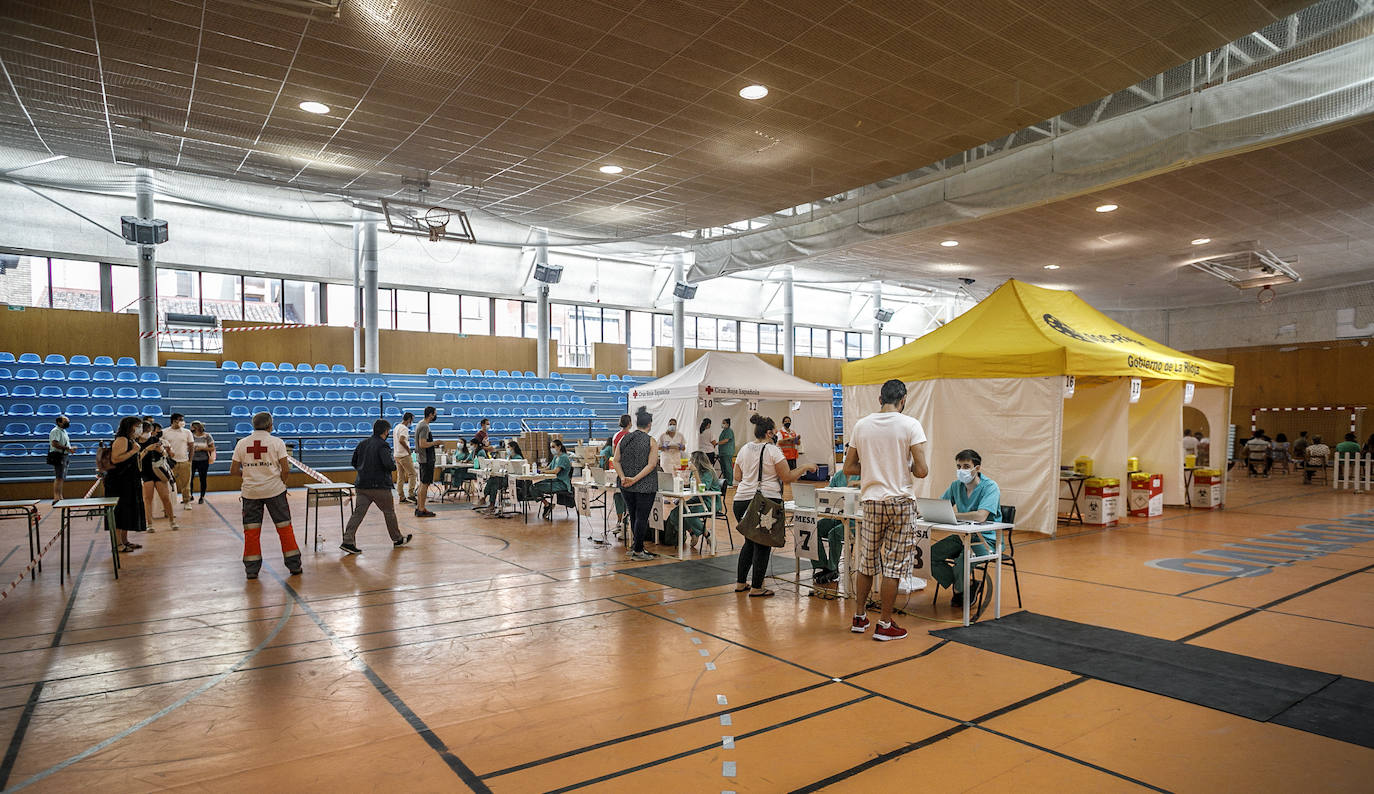 Los menores de 40 han empezado a recibir sus dosis este miércoles en Calahorra.