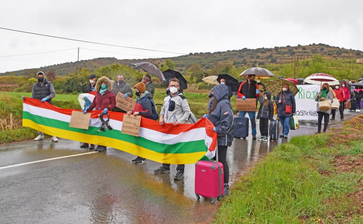 Protesta en el valle de Ocón contra las planificaciones eólicas. 