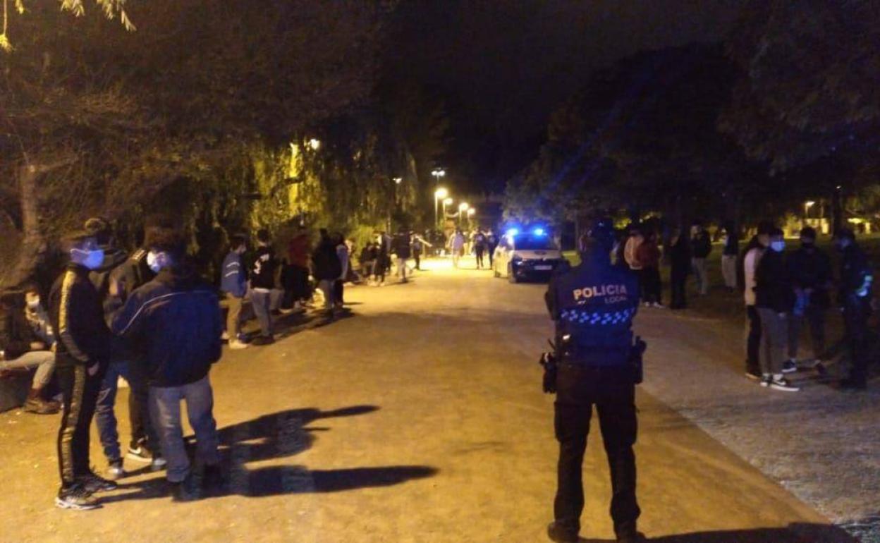 Hermoso entiende el malestar de la hostelería pero insiste en que la Policía «sí actúa» contra el botellón