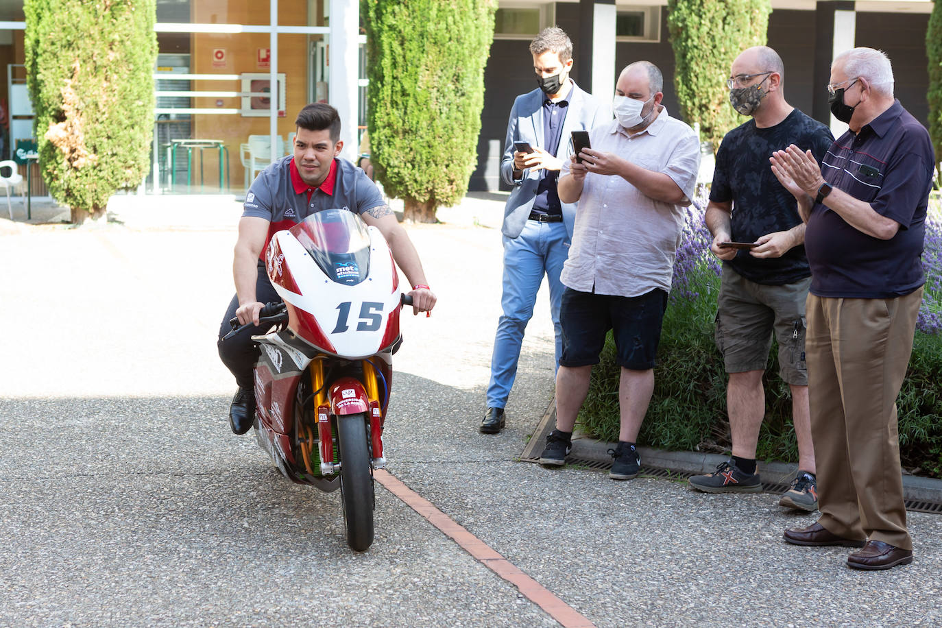 Fotos: La UR presenta la motocicleta que correrá en el Alcañiz