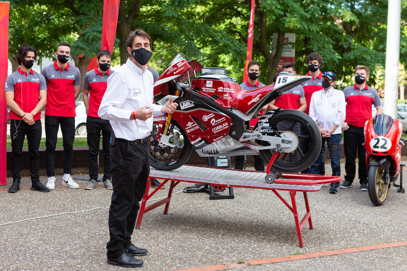 Fotos: La UR presenta la motocicleta que correrá en el Alcañiz