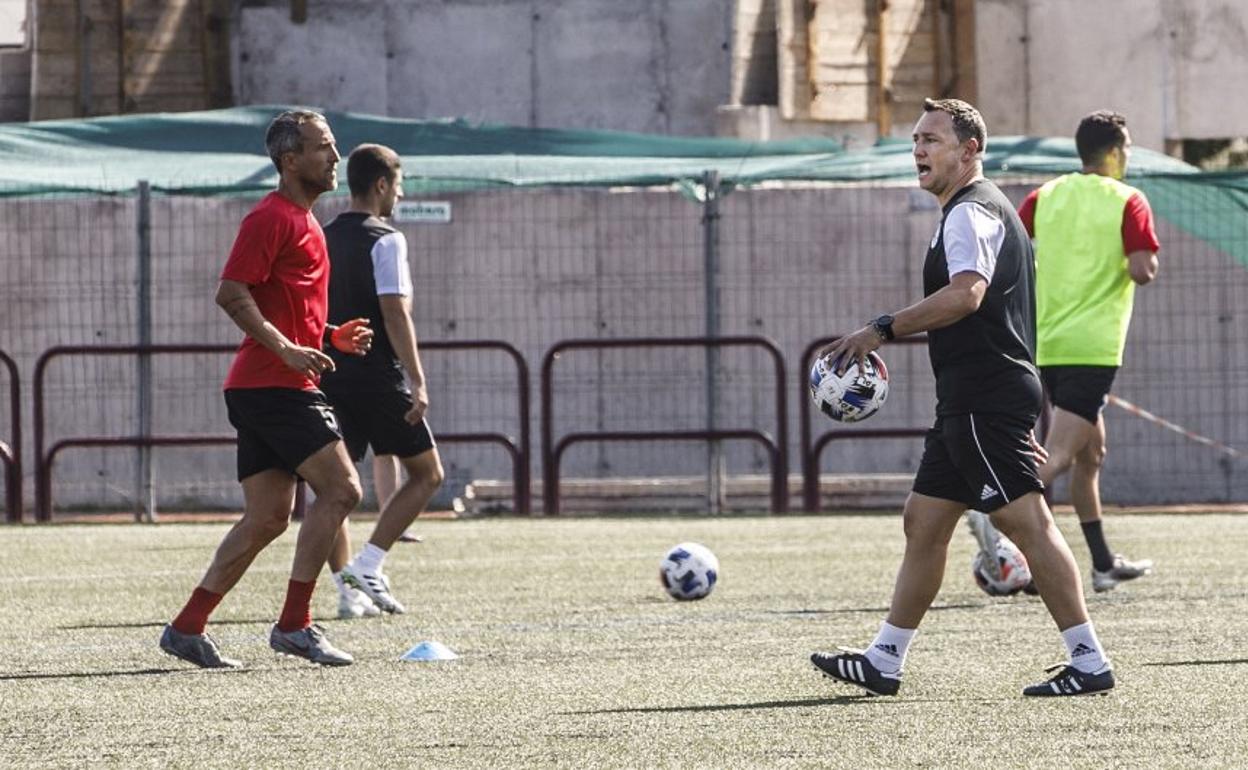 La SD Logroñés disputa esta tarde frente al Alavés el primero de sus diez amistosos de pretemporada