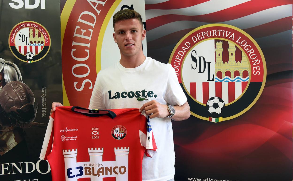 Daniel Sandoval, en su presentación con la camiseta de la SD Logroñés. 