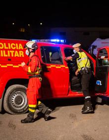 Imagen secundaria 2 - Incendio en Yerga, La Rioja: el aparcamiento de las piscinas de Grávalos fue la base de operaciones