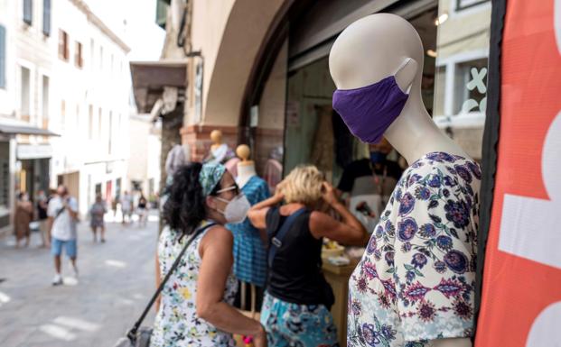 Un comercio en Mahón, capital de Menorca. 